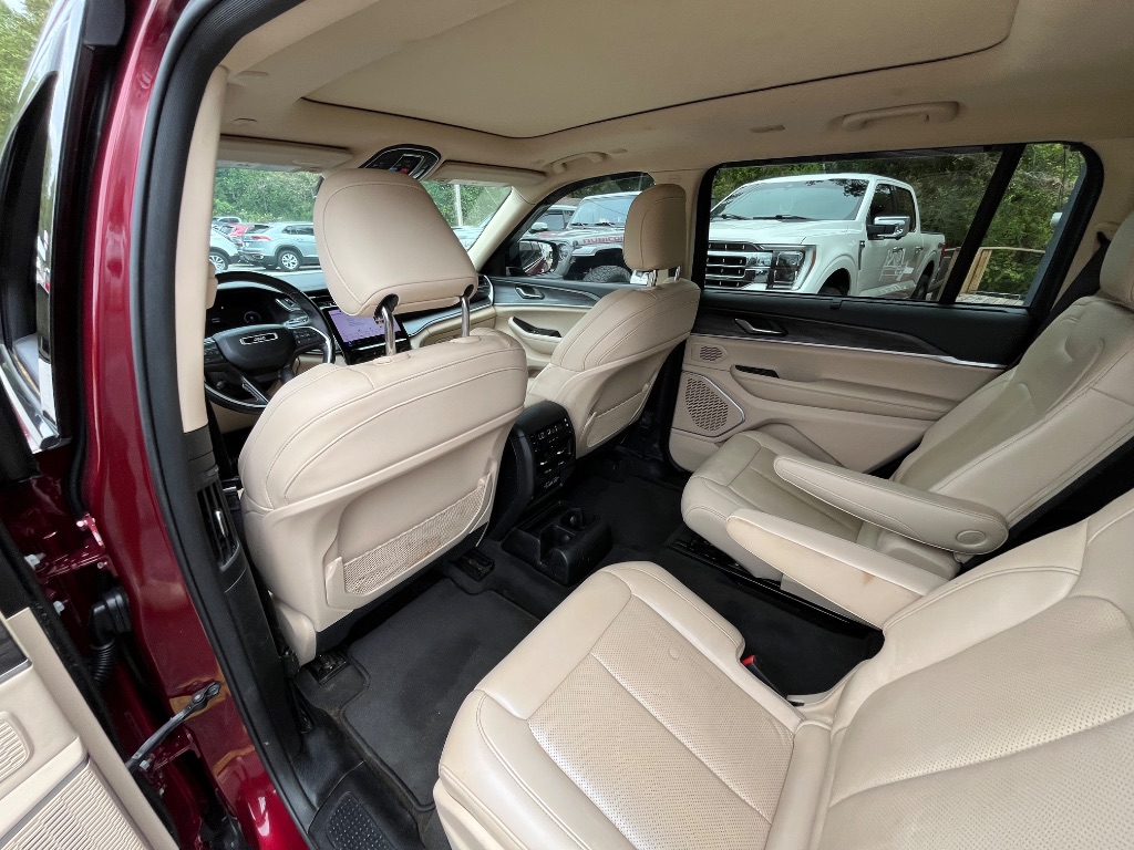 2021 Jeep Cherokee - $27,990