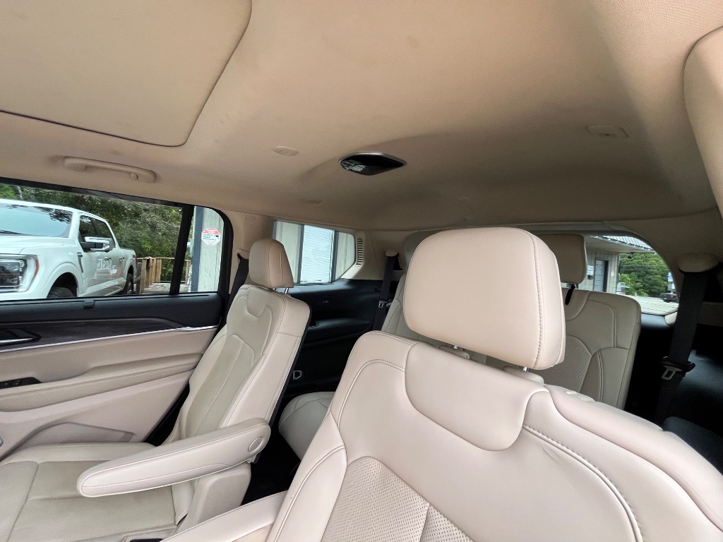 2021 Jeep Cherokee - $27,990