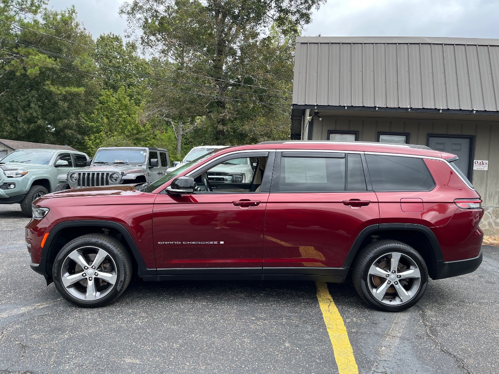 2021 Jeep Cherokee - $27,990