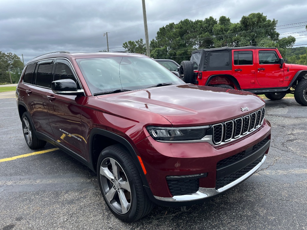 2021 Jeep Cherokee - $27,990