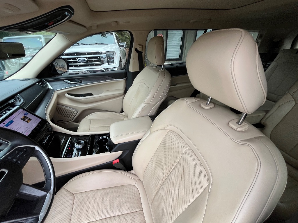 2021 Jeep Cherokee - $27,990