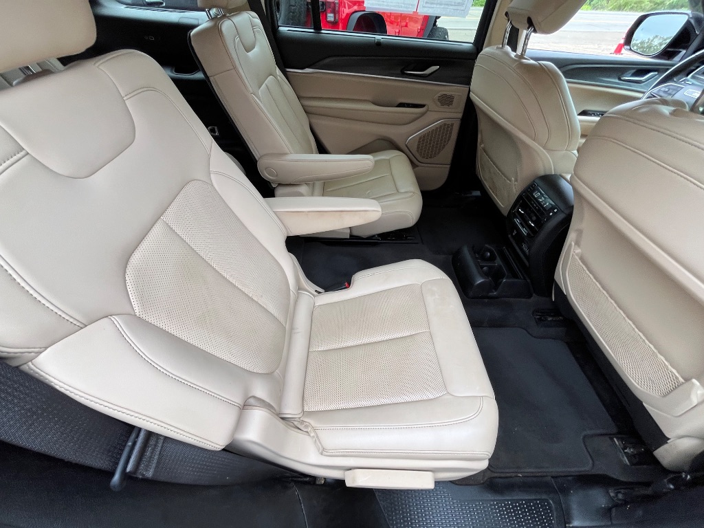 2021 Jeep Cherokee - $27,990