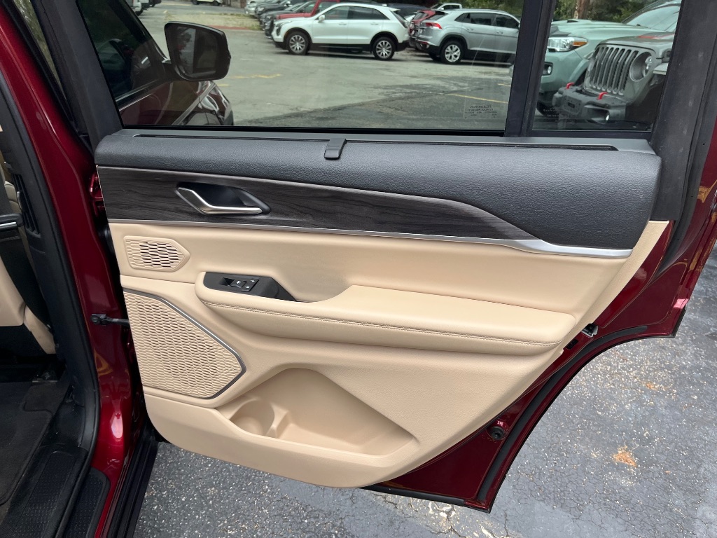 2021 Jeep Cherokee - $27,990