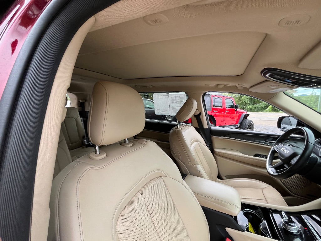 2021 Jeep Cherokee - $27,990
