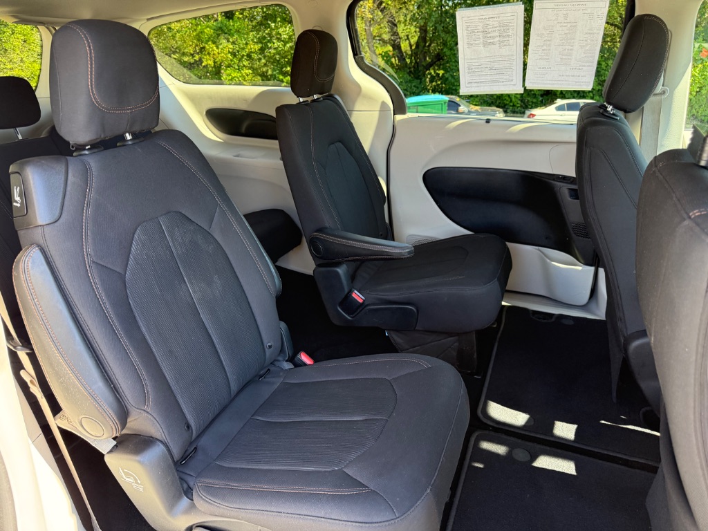 2019 Chrysler Pacifica - $13,990