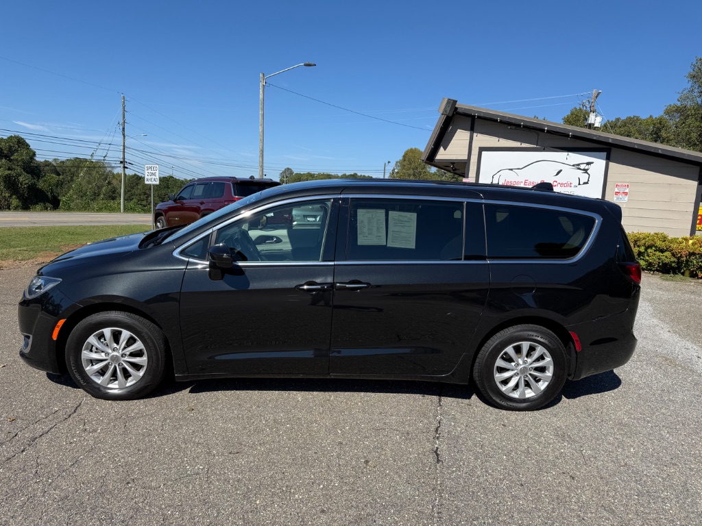2019 Chrysler Pacifica - $13,990