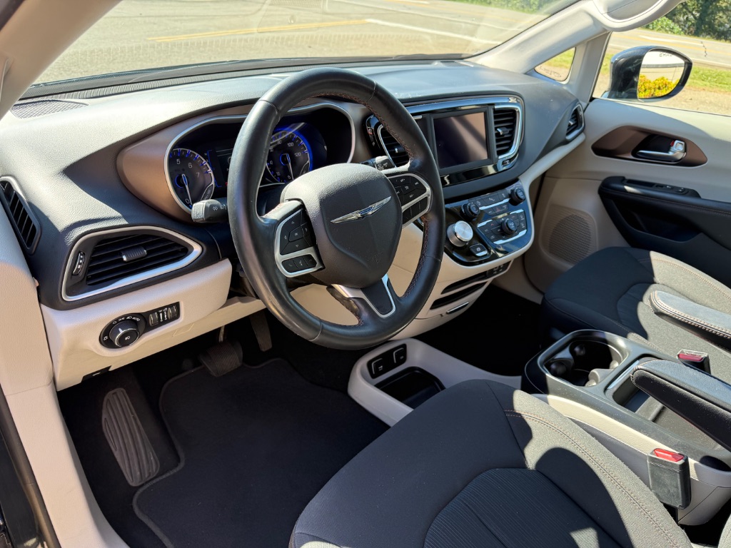 2019 Chrysler Pacifica - $13,990