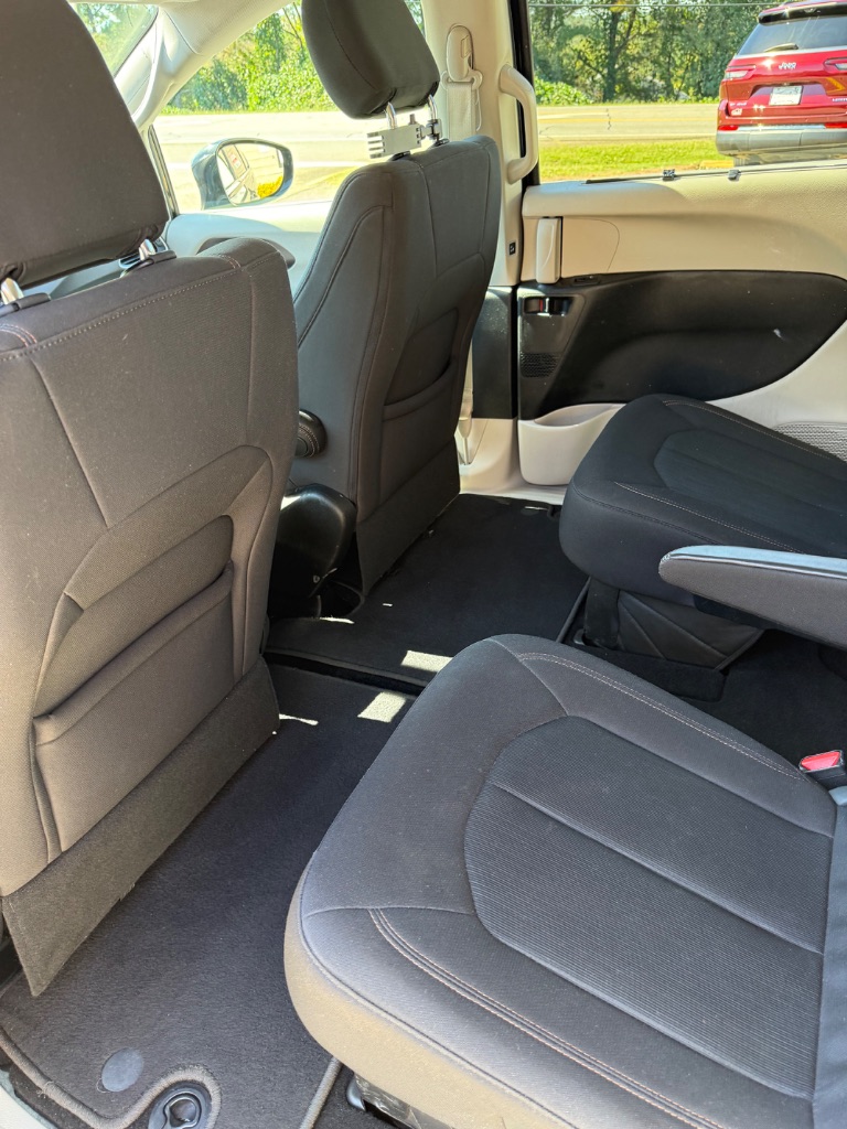 2019 Chrysler Pacifica - $13,990