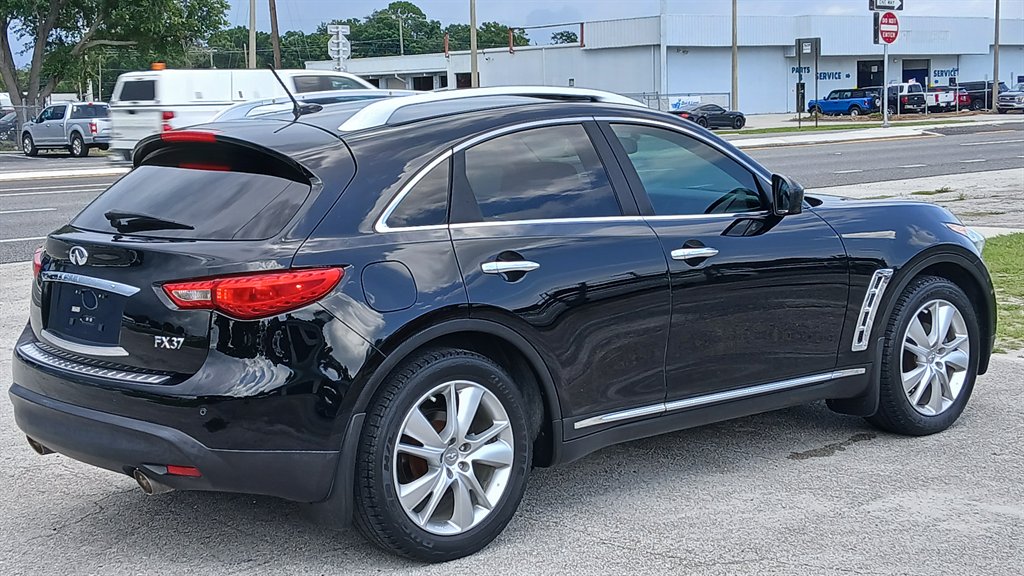2013 INFINITI FX - $11,995