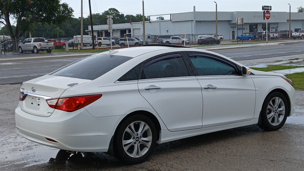 2013 Hyundai Sonata - $11,595