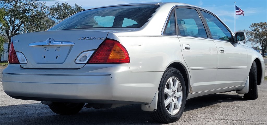 2002 TOYOTA Avalon Sedan - $6,595