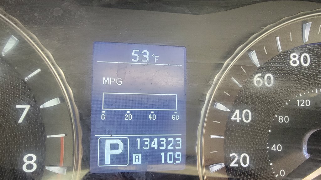 2011 Infiniti M37 photo