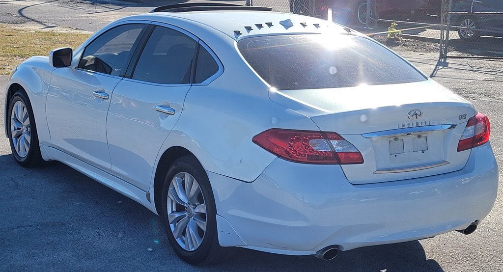 2011 Infiniti M37 photo