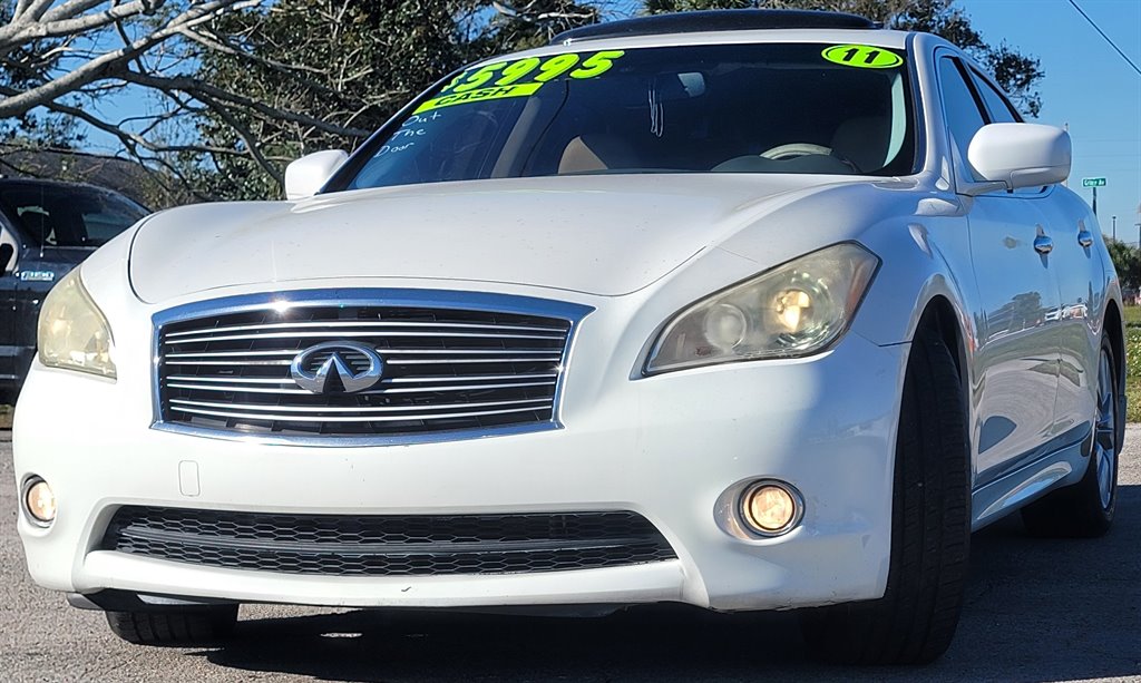2011 Infiniti M37 photo