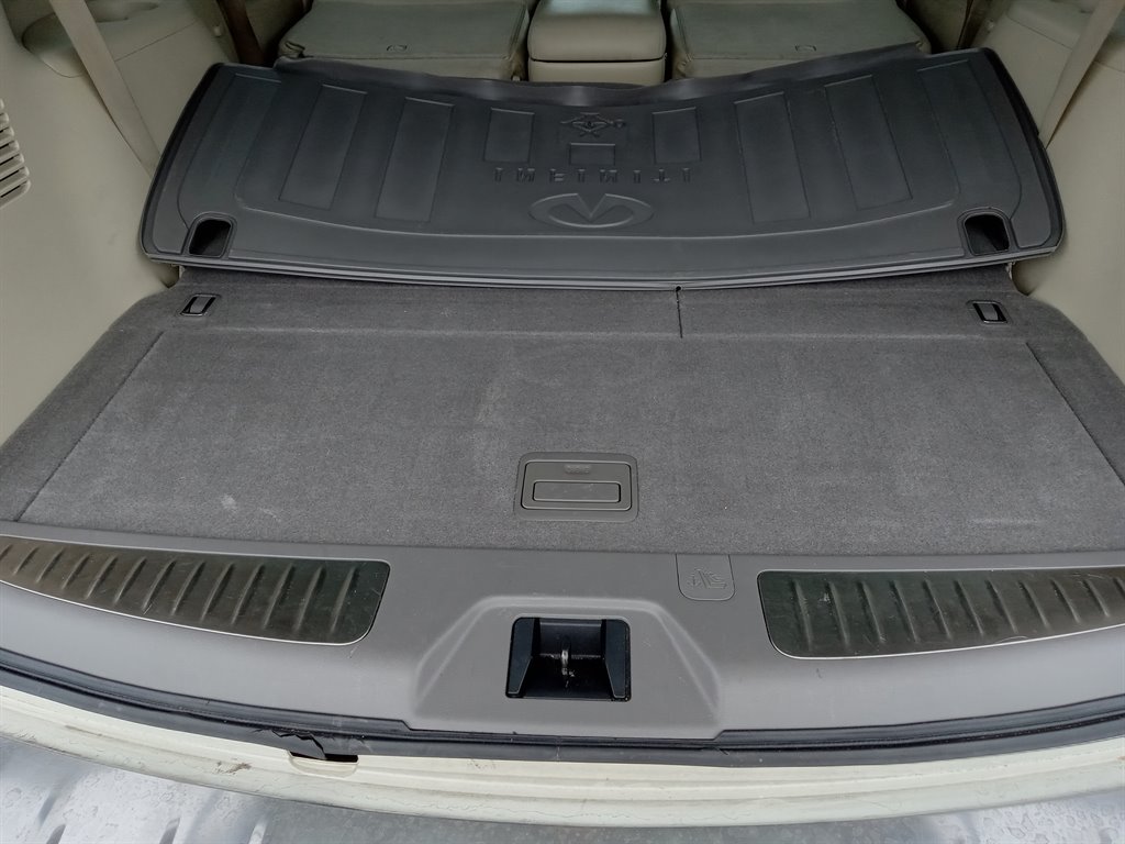 2017 Infiniti QX80 Signature photo