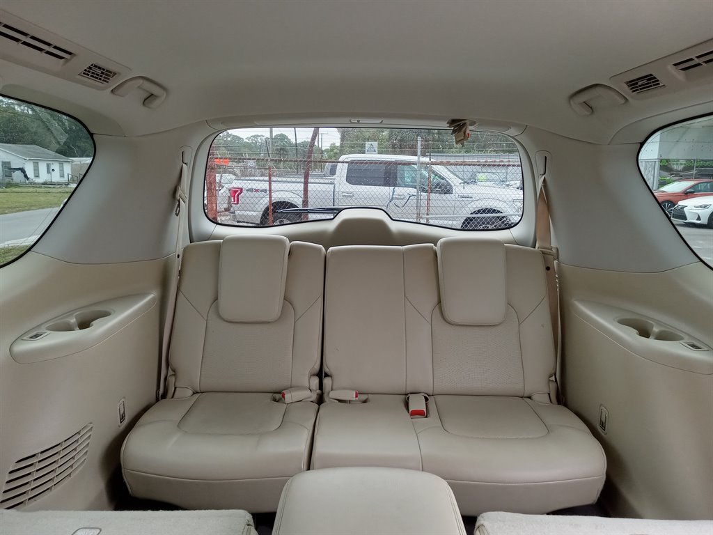 2017 Infiniti QX80 Signature photo