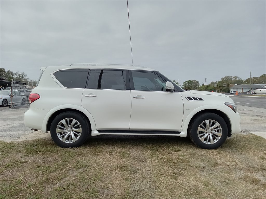 2017 Infiniti QX80 Signature photo