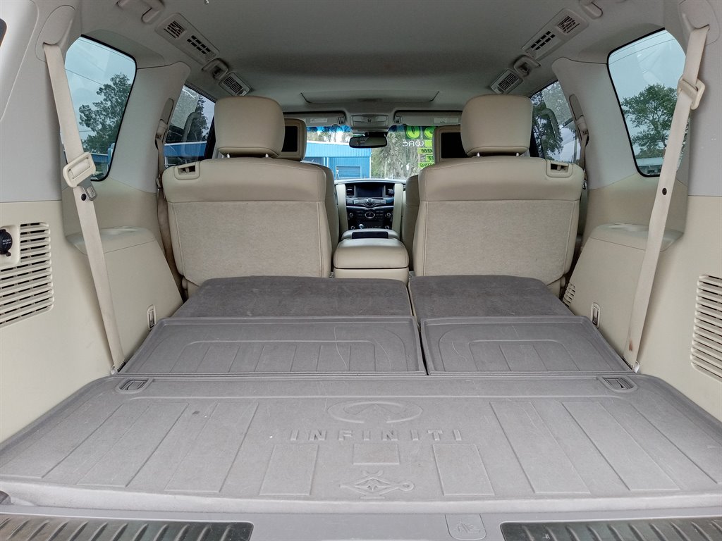 2017 Infiniti QX80 Signature photo