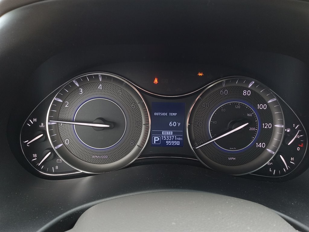 2017 Infiniti QX80 Signature photo