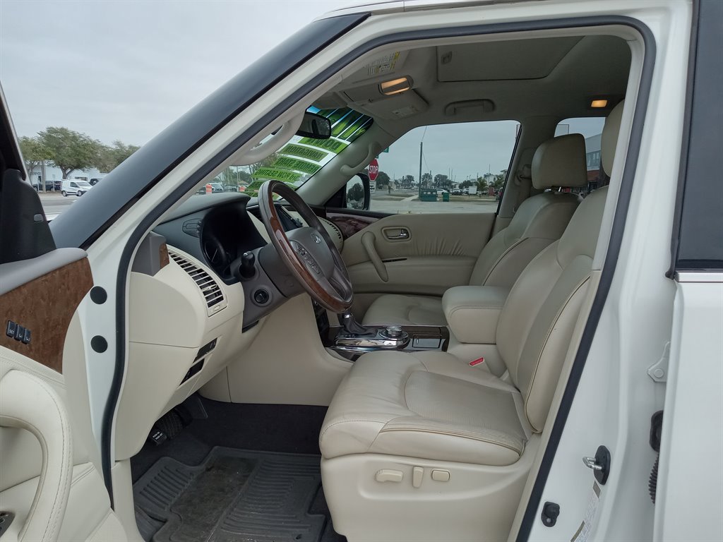 2017 Infiniti QX80 Signature photo