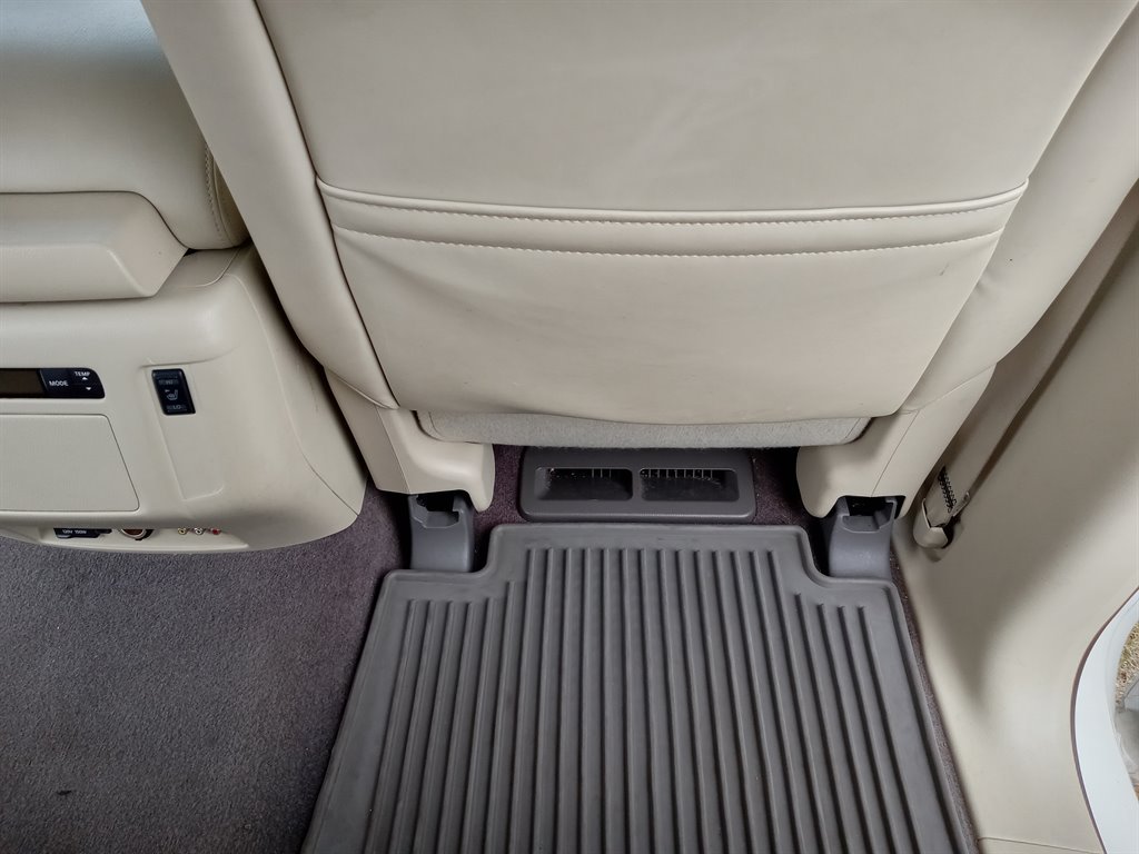 2017 Infiniti QX80 Signature photo