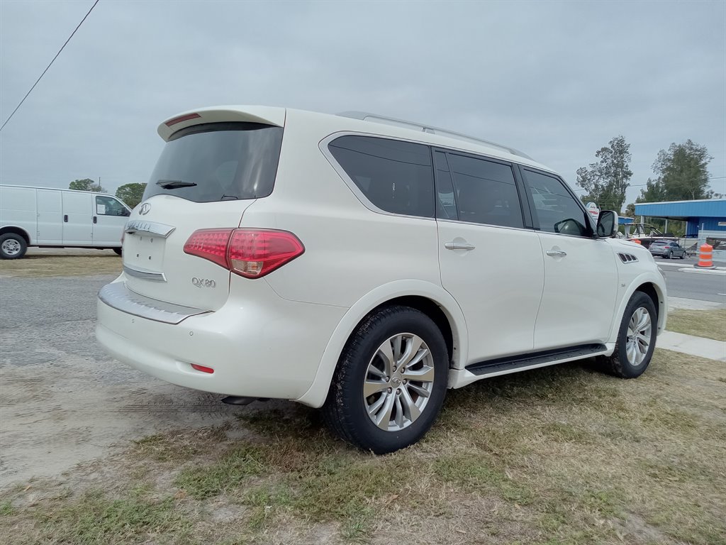 2017 Infiniti QX80 Signature photo