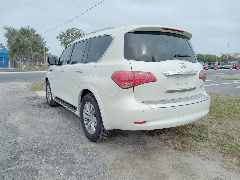 2017 Infiniti QX80 Signature photo
