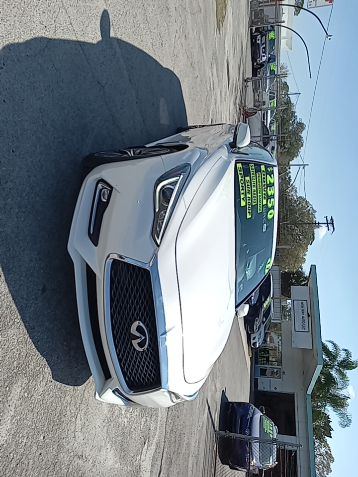 2017 Infiniti Q60 Premium photo