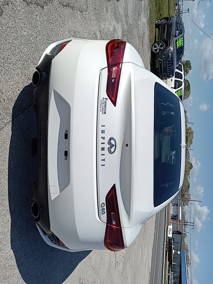 2017 Infiniti Q60 Premium photo
