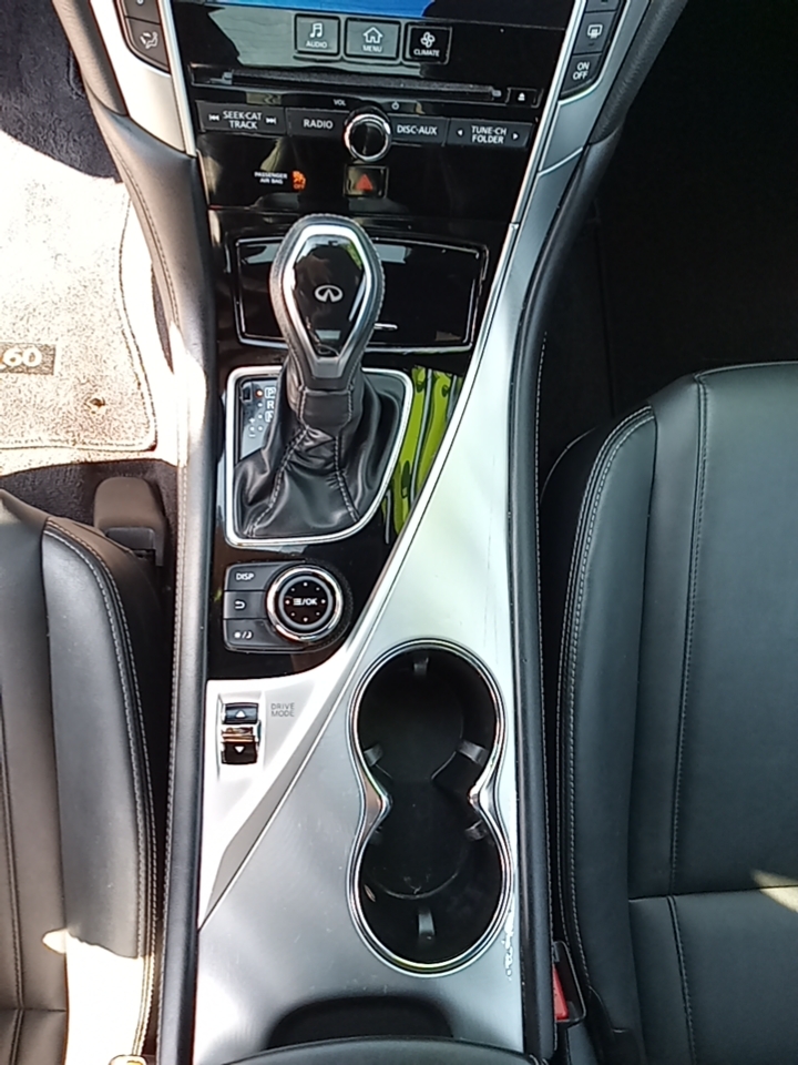 2017 Infiniti Q60 Premium photo