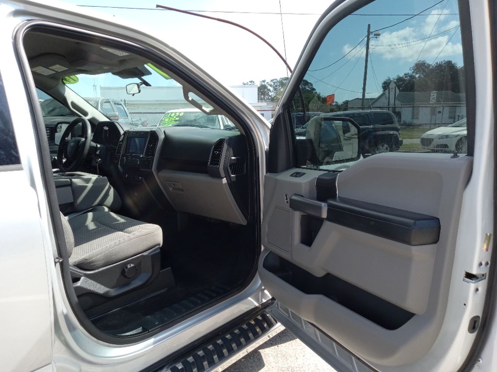 2019 Ford F150 XLT photo
