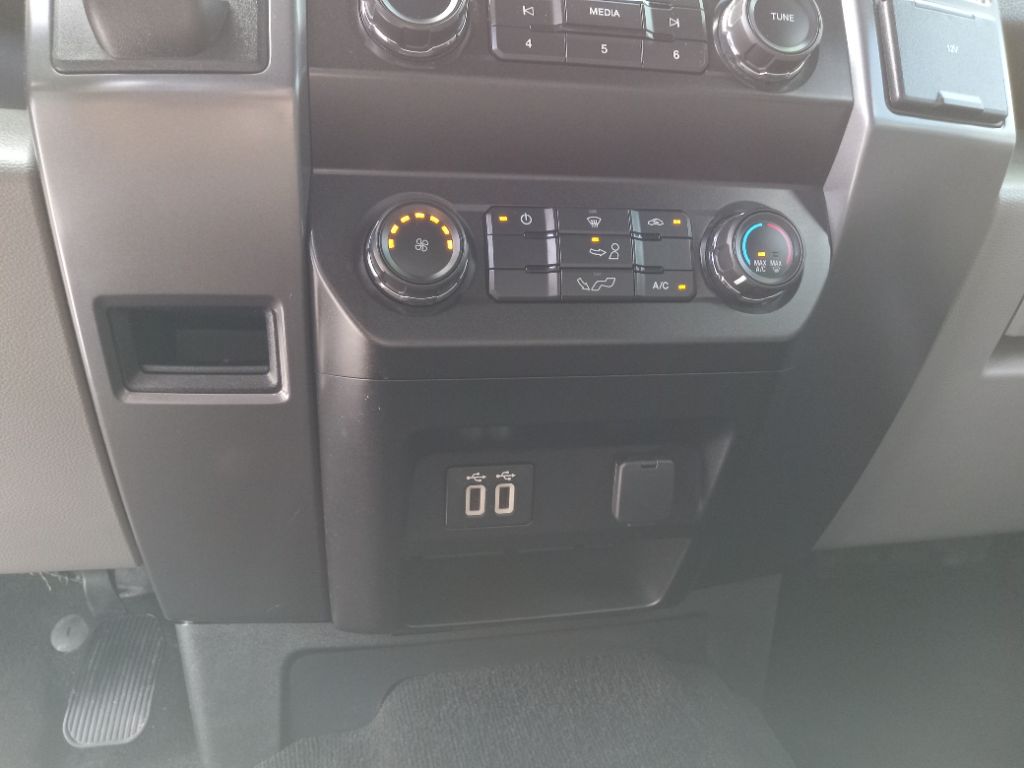 2019 Ford F150 XLT photo