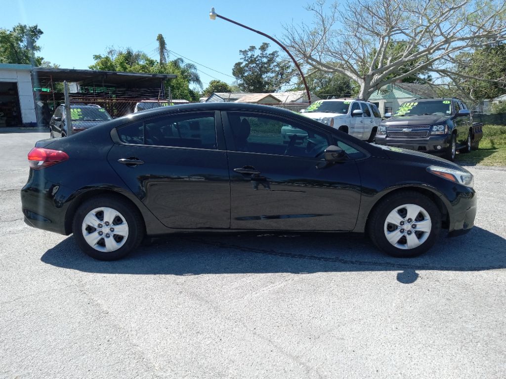 2017 Kia Forte LX photo