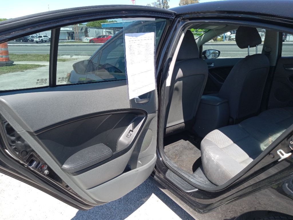 2017 Kia Forte LX photo