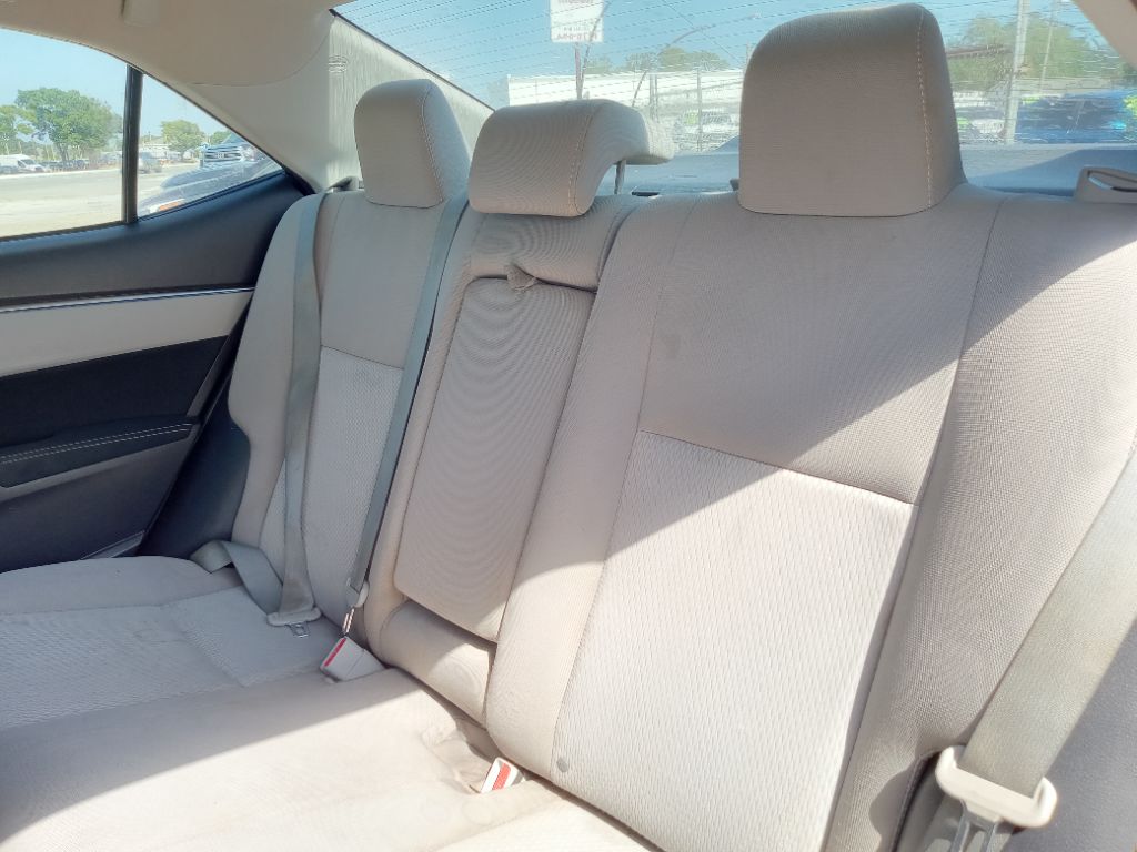 2015 Toyota Corolla LE photo