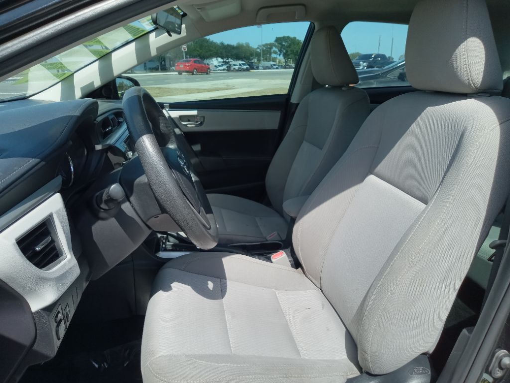 2015 Toyota Corolla LE photo
