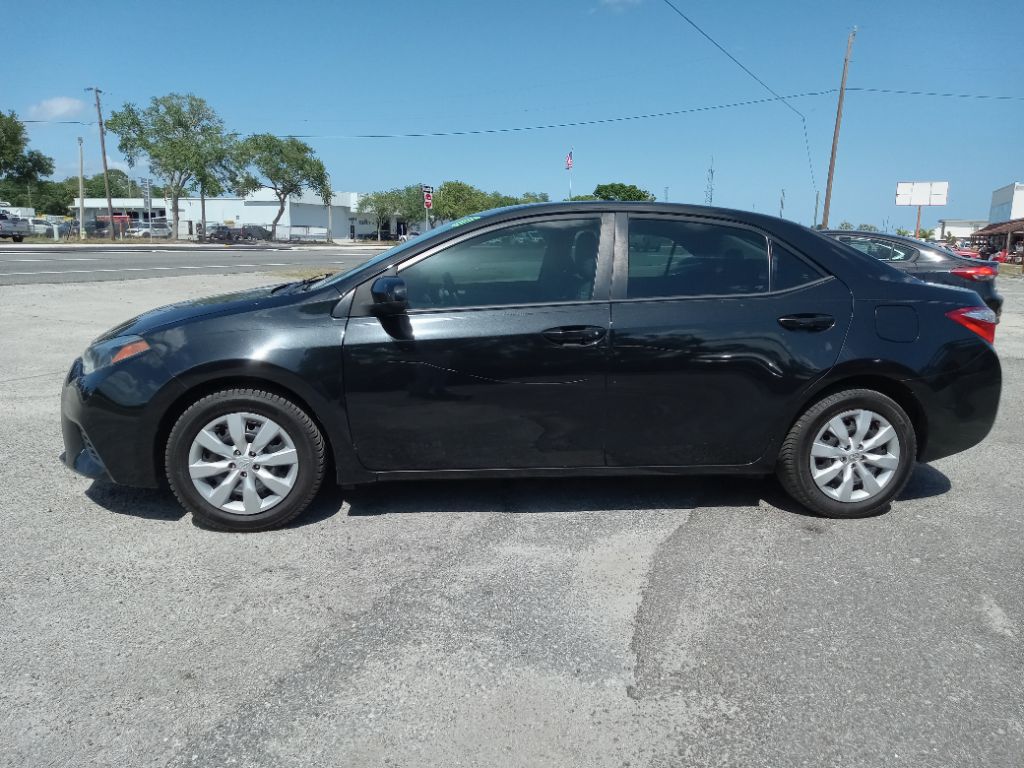 2015 Toyota Corolla LE photo