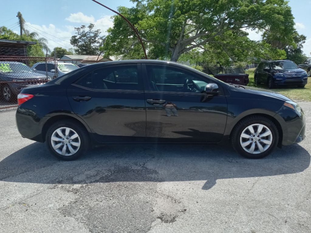 2015 Toyota Corolla LE photo