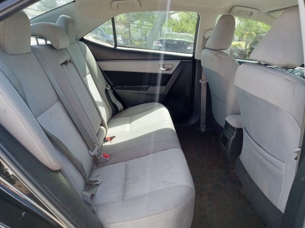 2015 Toyota Corolla LE photo
