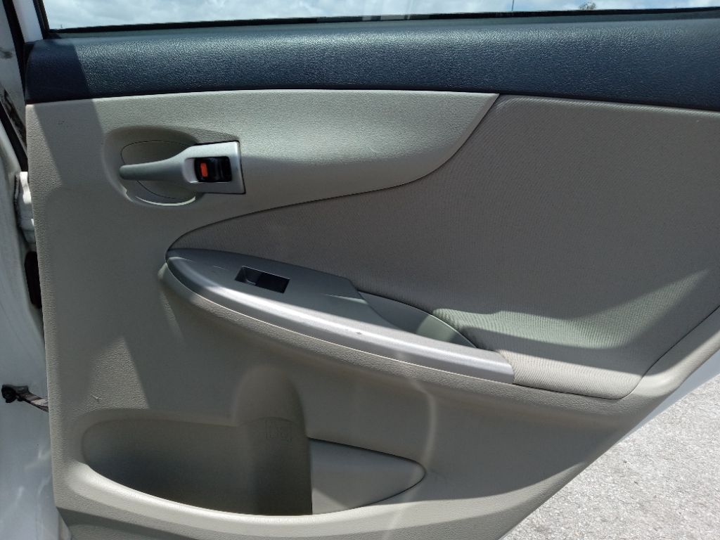 2012 Toyota Corolla L photo