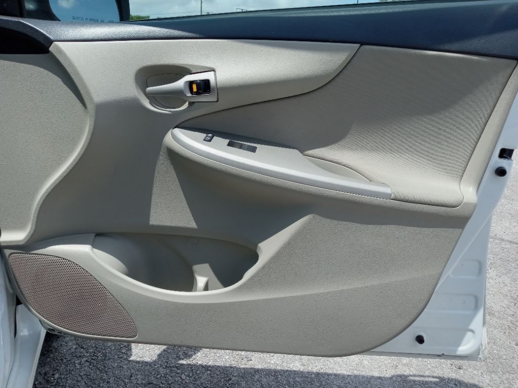 2012 Toyota Corolla L photo