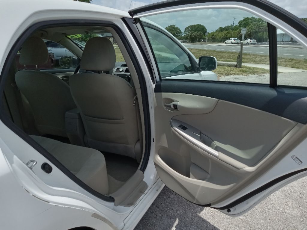 2012 Toyota Corolla L photo