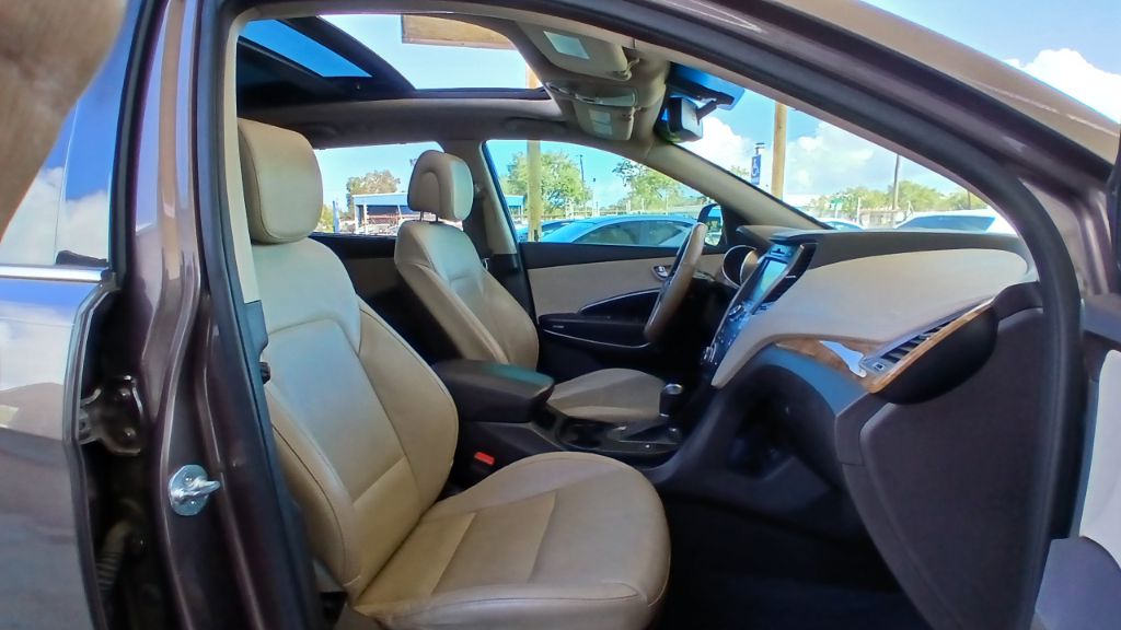 2015 Hyundai Santa Fe - $12,995