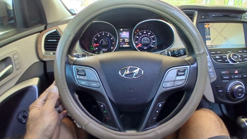 2015 Hyundai Santa Fe - $12,995