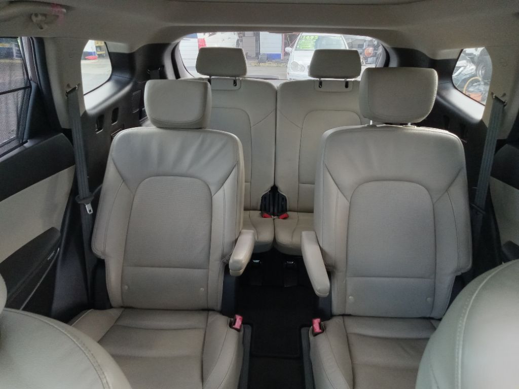 2015 Hyundai Santa Fe - $12,995