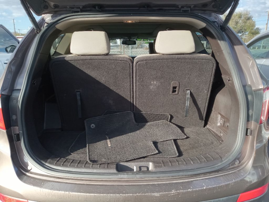 2015 Hyundai Santa Fe - $12,995