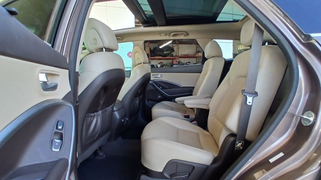 2015 Hyundai Santa Fe - $12,995