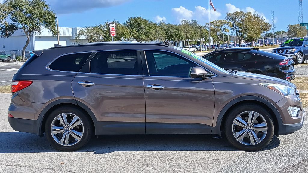 2015 Hyundai Santa Fe - $12,995