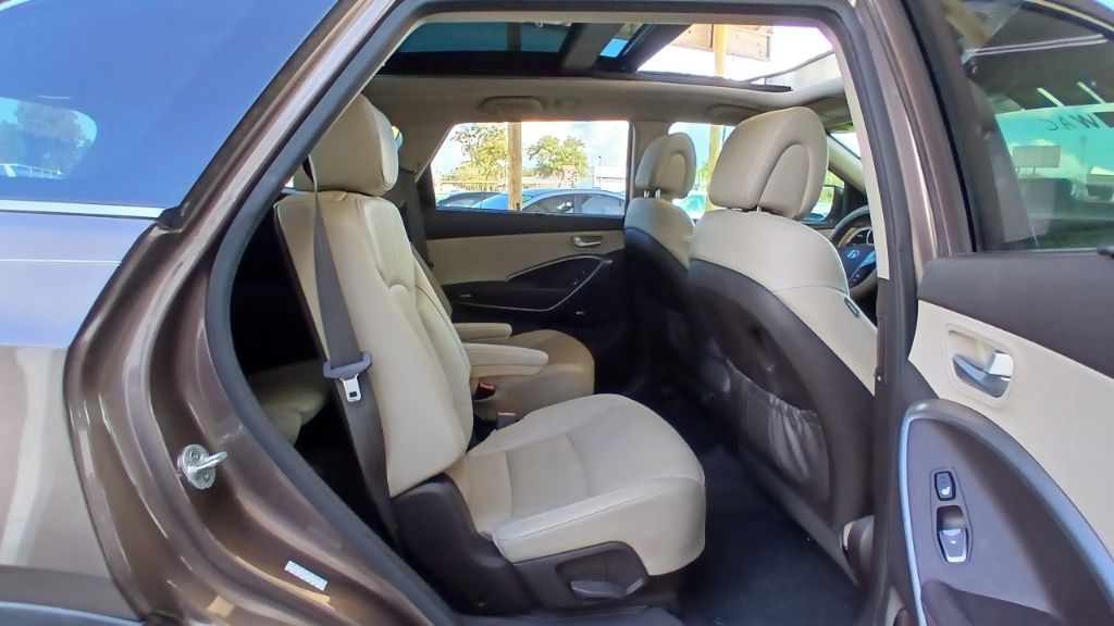 2015 Hyundai Santa Fe - $12,995
