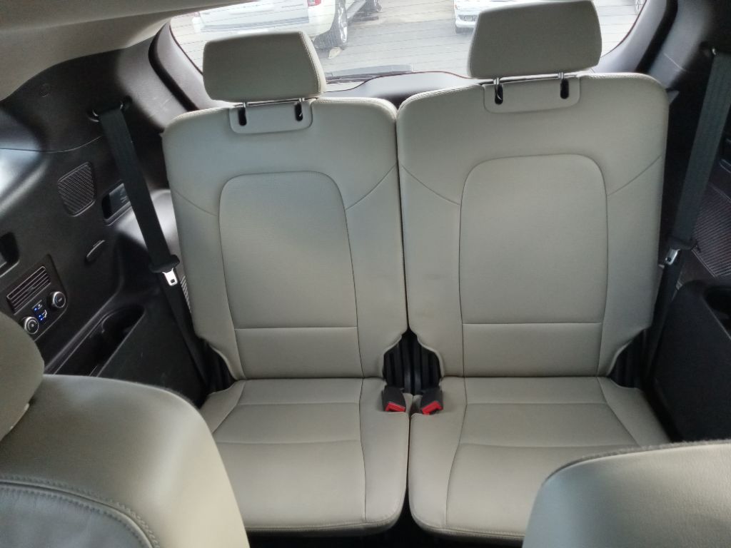 2015 Hyundai Santa Fe - $12,995